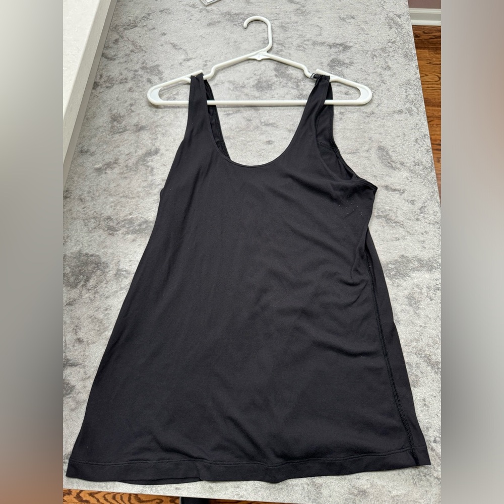 Black Lululemon tank.